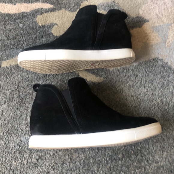 Blondo Waterproof Wedge Sneaker - Picture 10 of 11